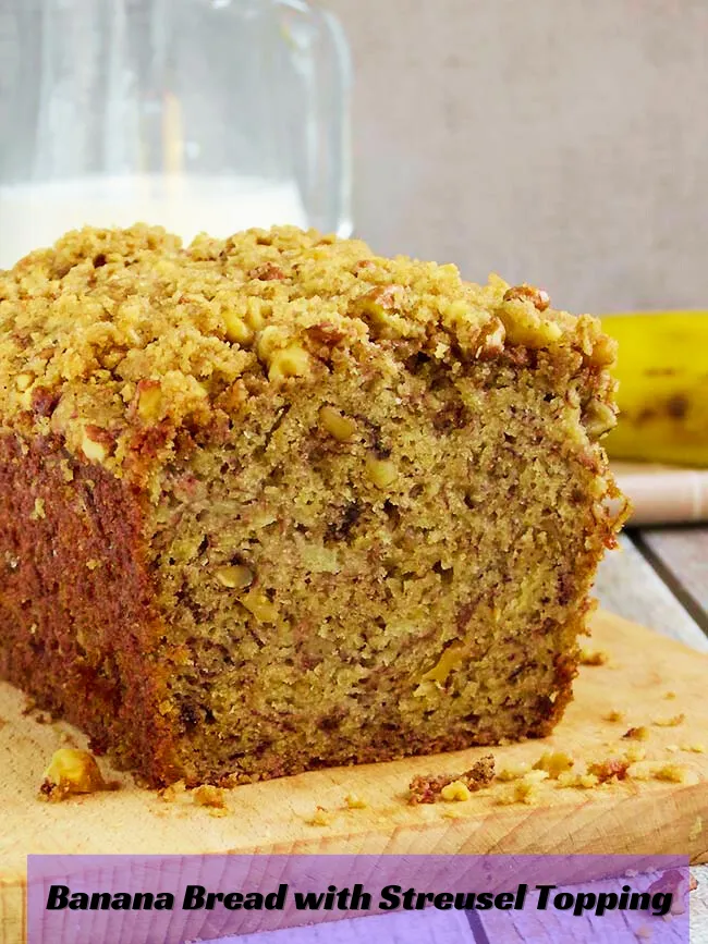 banana bread with streusel topping